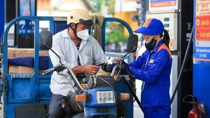 Giá xăng dầu đồng loạt tăng từ 15 giờ chiều nay, 2/10
