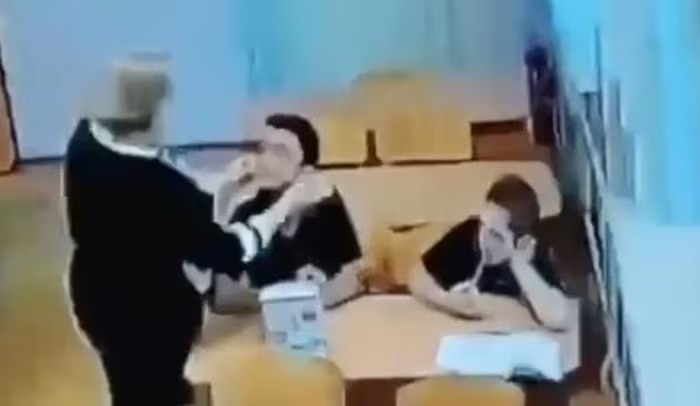 Dậy sóng vụ giáo viên bịt miệng học sinh bằng băng dính và dùng ghế để trừng phạt