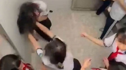 Vụ nữ sinh bị đánh hội đồng ở TP.HCM: Hiệu trưởng nhận trách nhiệm, 6 học sinh bị kỷ luật