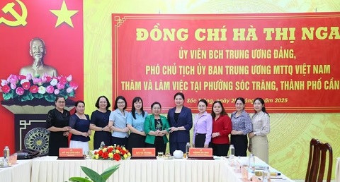 Phó Chủ tịch Hà Thị Nga thăm và làm việc tại phường Sóc Trăng, TP Cần Thơ