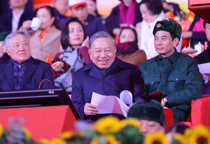 Tổng Bí thư Tô Lâm dự chương trình đặc biệt Dưới lá cờ vẻ vang của Đảng