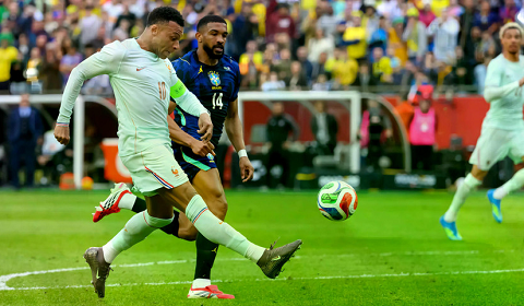 Brazil gục ngã trước tuyển Pháp dù chơi hơn người