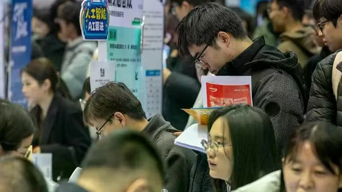 AI gây 'bão sa thải' tại Mỹ, Trung Quốc thì sao?