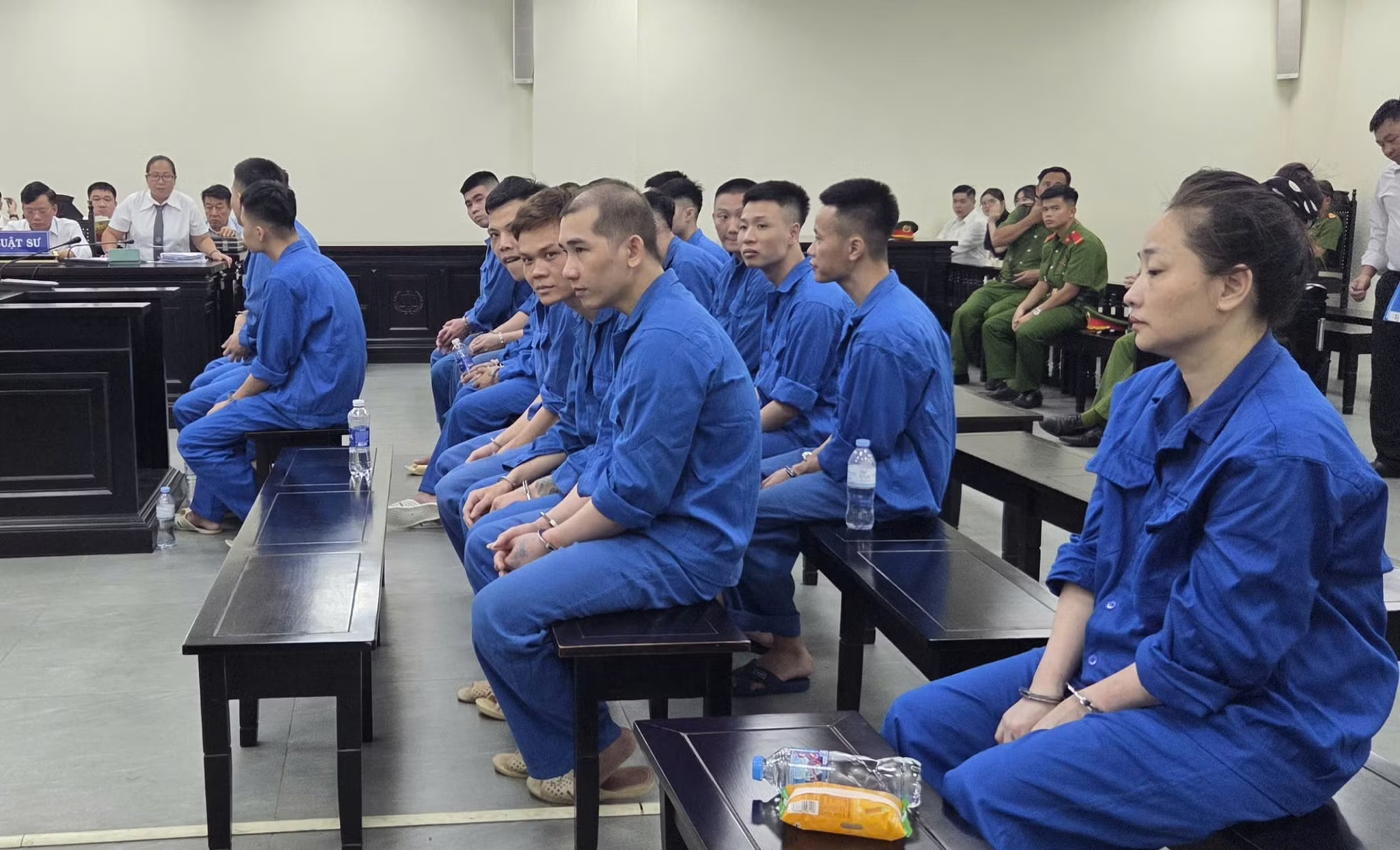 Giả danh “Huấn Hoa Hồng” để lừa đảo, 20 bị cáo lĩnh án