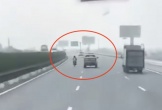VIDEO: Va chạm xe tuần tra giao thông trên cao tốc, đôi nam nữ thương vong