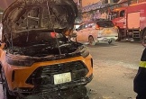 Ô tô bất ngờ bốc cháy khi đang đỗ trên đường phố ở Hải Phòng