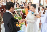 Cô dâu U60 ở Đà Lạt vỡ òa hạnh phúc trong đám cưới cổ tích bên chú rể Bình Dương