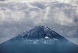 Nhật Bản chính thức áp dụng các biện pháp hạn chế số lượng người leo núi Phú Sĩ