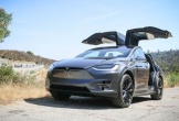 Doanh số giảm, Tesla vẫn tăng giá xe