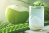 Uống nước dừa sai cách có thể gây hại: Những ai cần tránh?