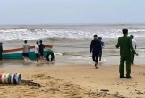 Tàu cá trôi dạt vào bờ, một ngư dân Quảng Trị mất tích trên biển