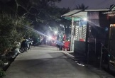 Người đàn ông tử vong trước sân nhà, trên lưng còn mang bình xịt thuốc sâu