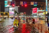 Mưa lớn nhiều tuyến đường ngập nặng
