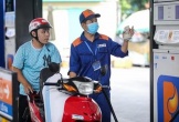 Giá xăng bật tăng, dầu giảm