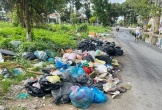 Rác thải 'bủa vây' khu dân cư