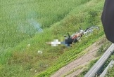 Phát hiện thi thể người đàn ông cùng xe máy dưới mép ruộng