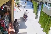 VIDEO: Nữ chủ quán bất lực đuổi theo người đàn ông vào quán 