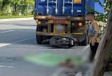 Va chạm giữa xe máy và ô tô đầu kéo ở Hà Nội, người phụ nữ tử vong