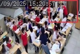 Nam sinh lớp 7 túm tóc, ấn đầu cô giáo