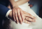 Nhẫn cưới tưởng bình thường, hóa ra là dấu hiệu phản bội chồng giấu kín