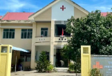 Bị điện giật tử vong khi leo lên mái nhà hái xoài