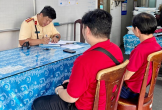 Tài xế và chủ xe buýt 2 tầng chở hoa hậu Hương Giang diễu hành bị xử phạt