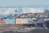 Hàng triệu tấn băng khổng lồ bất ngờ lật úp tại Di sản Thế giới Greenland, cuộn sóng biển dâng cao tạo cảnh tượng khó tin