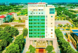 Sau sáp nhập, Trường Đại học Hồng Đức có một hiệu trưởng và 7 phó hiệu trưởng. PGS.TS Lê Hoằng Bá Huyền được bổ nhiệm giữ chức vụ Hiệu trưởng Trường Đại học Hồng Đức.