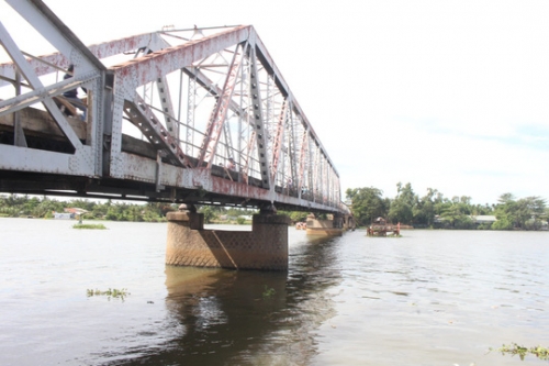  Cầu Phú Long