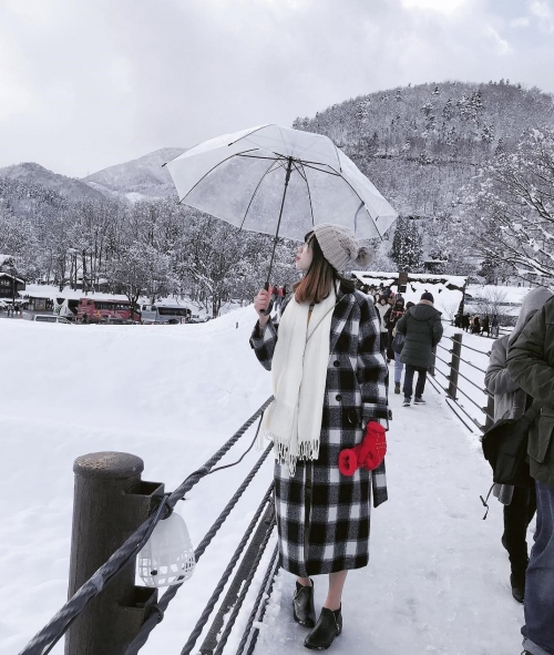 tuyết ở làng cổ tích Nhật Bản