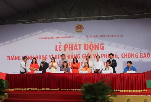 Thứ trưởng Bộ LĐ-TB&XH- Bà Nguyễn Thị Hà